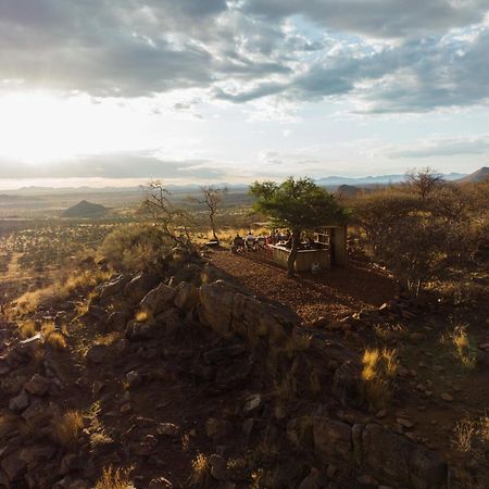 Gmundner Lodge Виндхук Экстерьер фото